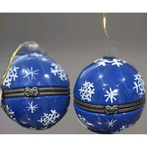 Set Of (2) Vintage Snowflake Christmas Tree Bulb Trinket Box Hinged Ornaments - Picture 1 of 5